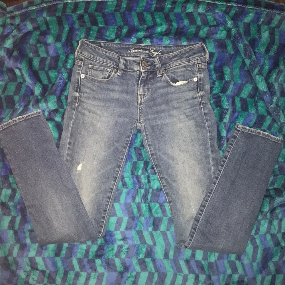 AMERICAN EAGLE JEANS